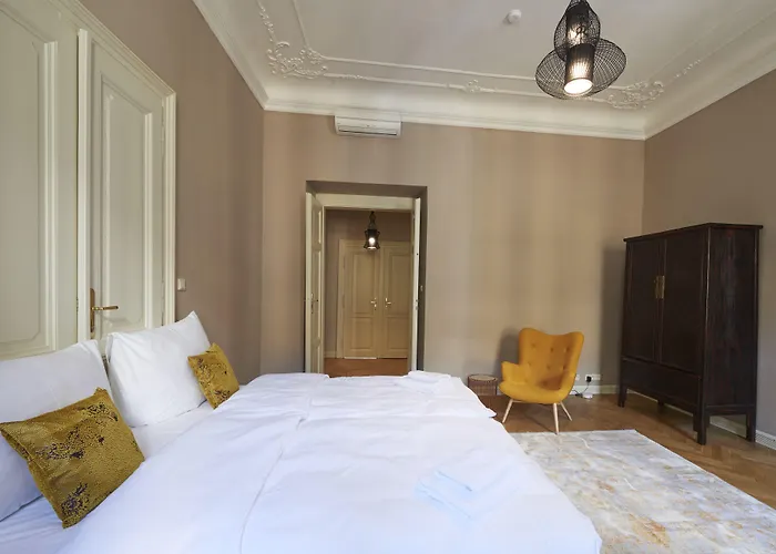 Grand By Tkc Apartmanhotel