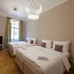 Ξενοδοχείο με διαμερίσματα Grand By Tkc 4*