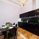 Ξενοδοχείο με διαμερίσματα Grand By Tkc Πράγα