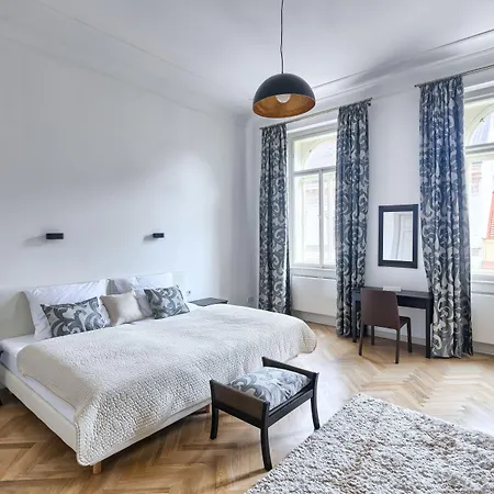 Grand By Tkc Apartahotel Praga