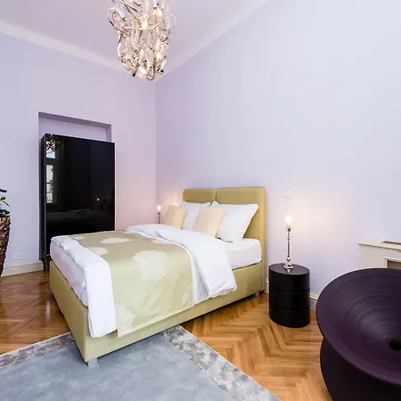 Grand By Tkc Apartahotel
