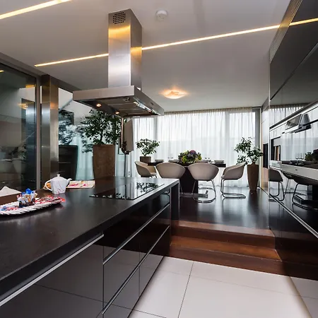 Ξενοδοχείο με διαμερίσματα Grand By Tkc 4*