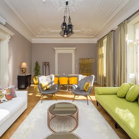 Apartahotel Grand By Tkc 4*