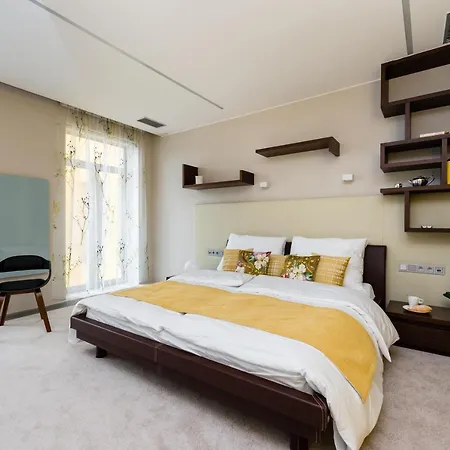 Apartahotel Grand By Tkc 4*